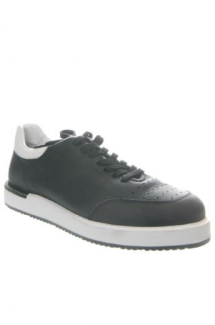 Férfi cipők
 Teodor, Méret 44, Szín Fekete, Ár 14 979 Ft