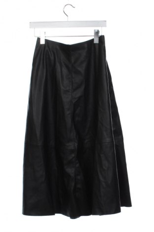 Пола H&M, Размер XS, Цвят Черен, Цена 32,99 лв.