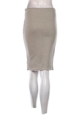 Rock Pull&Bear, Größe M, Farbe Mehrfarbig, Preis 9,72 €