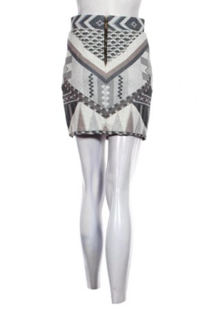 Пола Unbranded, Размер S, Цвят Многоцветен, Цена 12,99 лв.