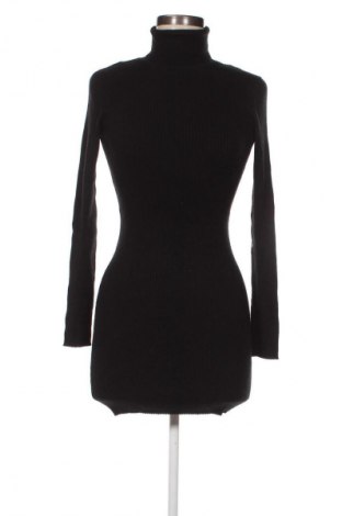 Šaty  Bershka, Velikost M, Barva Černá, Cena  369,00 Kč
