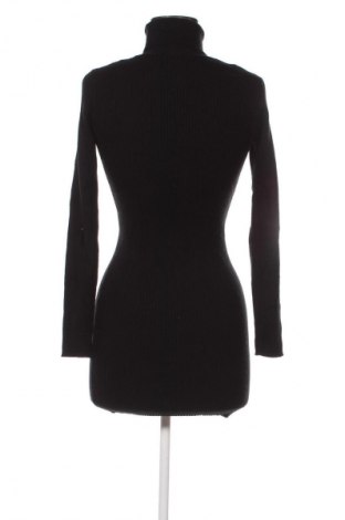 Šaty  Bershka, Velikost M, Barva Černá, Cena  369,00 Kč