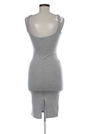 Sukienka Bershka, Rozmiar XS, Kolor Szary, Cena 54,99 zł
