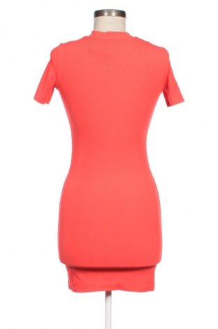 Sukienka Bershka, Rozmiar S, Kolor Czerwony, Cena 66,67 zł