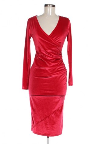 Рокля Boohoo, Размер S, Цвят Червен, Цена 17,99 лв.