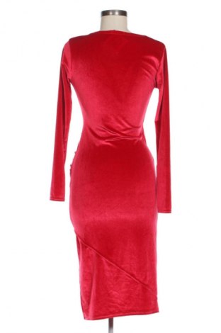 Рокля Boohoo, Размер S, Цвят Червен, Цена 17,99 лв.