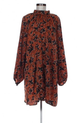 Sukienka Casual Ladies, Rozmiar XXL, Kolor Kolorowy, Cena 66,67 zł