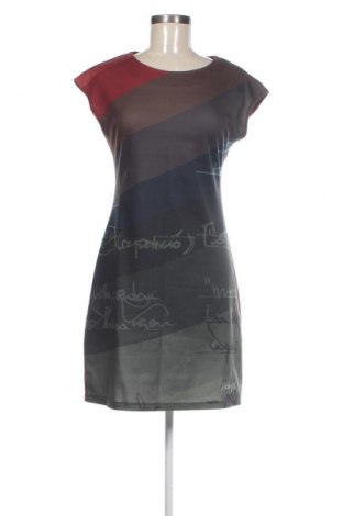 Šaty  Desigual, Velikost M, Barva Vícebarevné, Cena  1 099,00 Kč