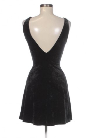 Šaty  H&M Divided, Velikost XS, Barva Černá, Cena  89,00 Kč