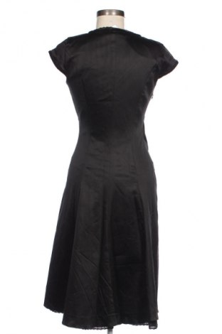 Sukienka In Wear, Rozmiar M, Kolor Czarny, Cena 158,99 zł