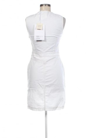 Φόρεμα Love Moschino, Μέγεθος S, Χρώμα Λευκό, Τιμή 197,99 €