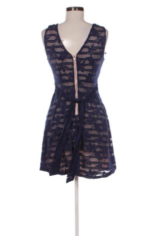 Kleid Mela London, Größe M, Farbe Blau, Preis 24,48 €