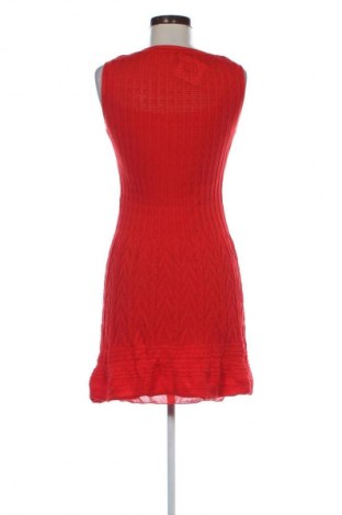Рокля M Missoni, Размер M, Цвят Червен, Цена 137,99 лв.