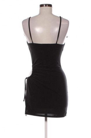 Šaty  Pretty Little Thing, Velikost M, Barva Černá, Cena  299,00 Kč