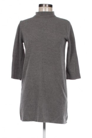 Šaty  Pull&Bear, Velikost S, Barva Šedá, Cena  366,00 Kč