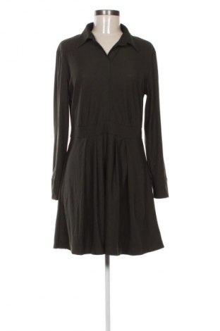 Kleid Reserved, Größe L, Farbe Grün, Preis 14,99 €