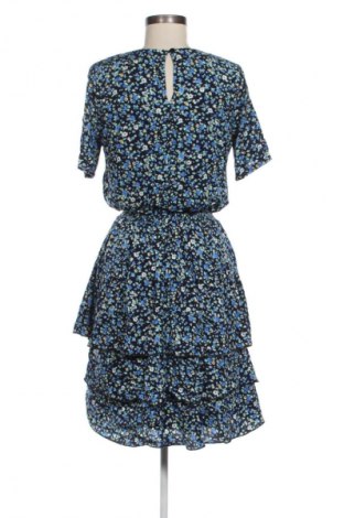 Рокля Sisters Point, Размер M, Цвят Многоцветен, Цена 32,99 лв.