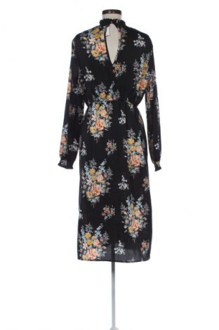 Kleid VILA, Größe M, Farbe Mehrfarbig, Preis € 17,36