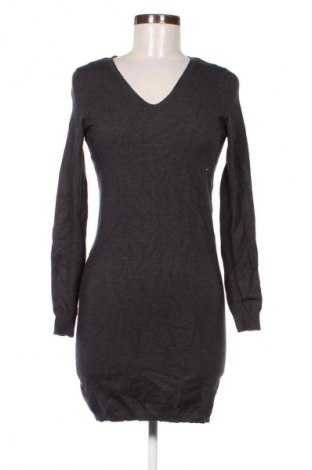 Kleid Vero Moda, Größe XS, Farbe Grau, Preis € 13,80