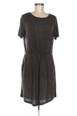 Рокля Vero Moda, Размер L, Цвят Многоцветен, Цена 50,99 лв.