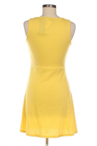 Sukienka Vero Moda, Rozmiar M, Kolor Żółty, Cena 163,99 zł