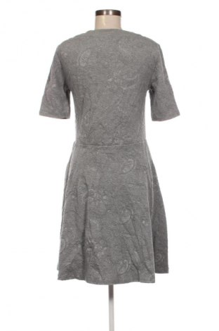 Рокля Vero Moda, Размер L, Цвят Сив, Цена 21,99 лв.