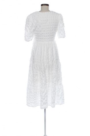 Kleid Xside, Größe M, Farbe Weiß, Preis 14,83 €