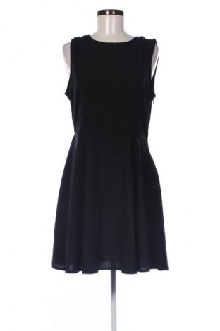 Ruha mbyM, Méret L, Szín Fekete, Ár 13 329 Ft