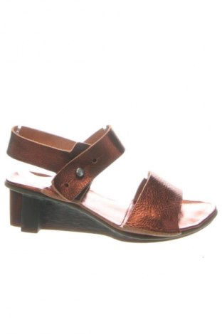 Szandálok Trippen, Méret 36, Szín Narancssárga
, Ár 120 840 Ft