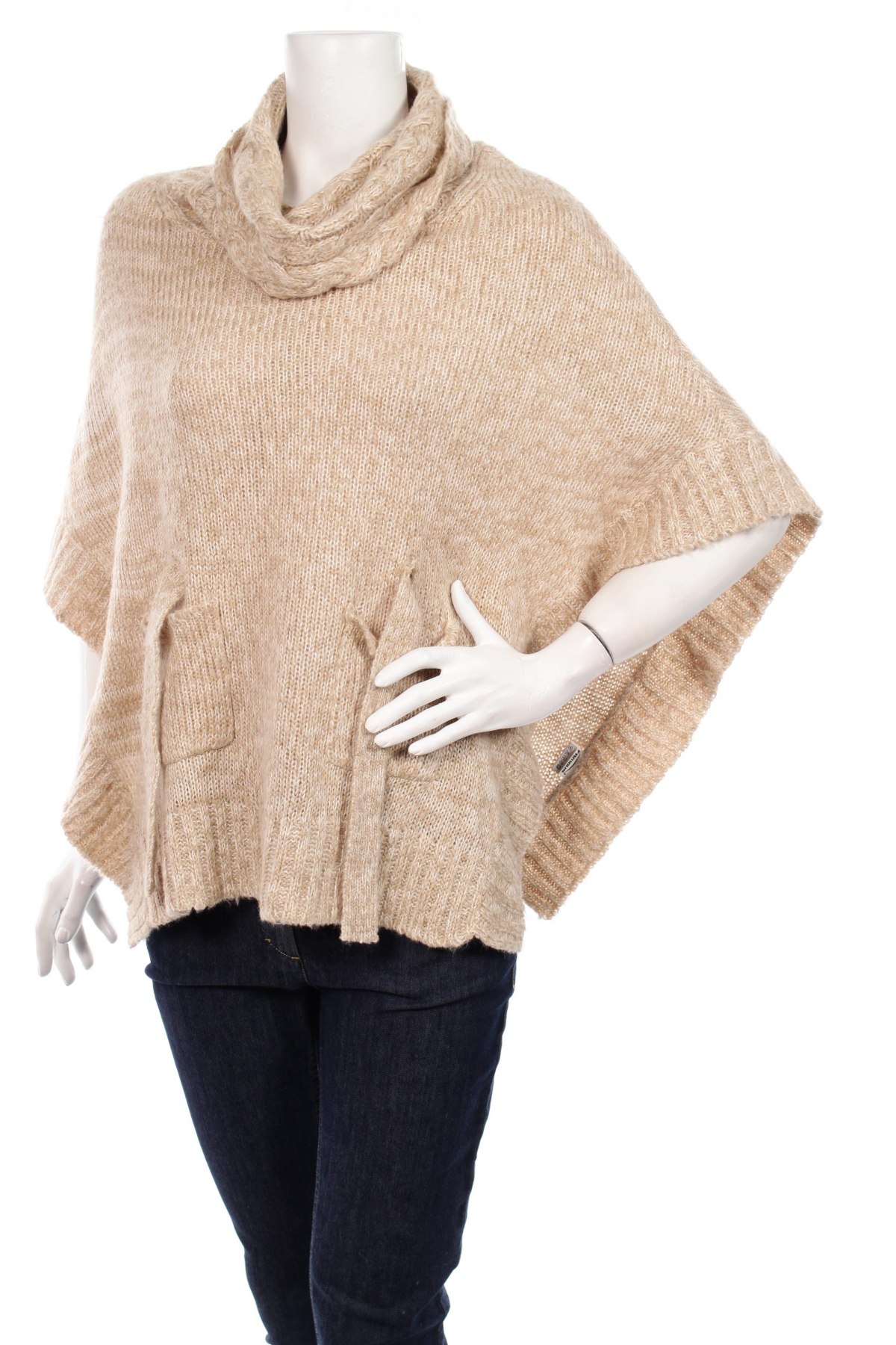 Дамски пуловер Famous, Размер M, Цвят Бежов, Цена 30,60 лв.