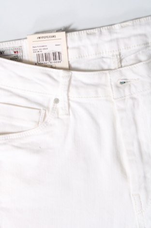 Дамски дънки Pepe Jeans, Размер M, Цвят Бял, Цена 179,00 лв.