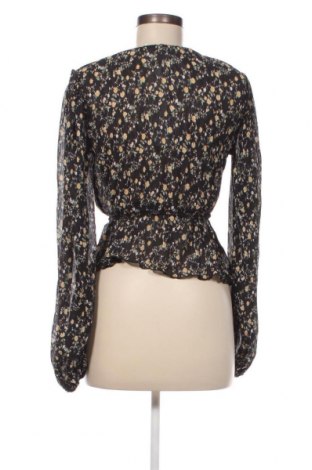 Γυναικεία μπλούζα NA-KD, Μέγεθος XS, Χρώμα Πολύχρωμο, Τιμή 4,08 €