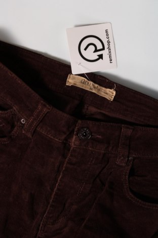 Дамски джинси Amici, Размер S, Цвят Кафяв, Цена 6,67 лв.