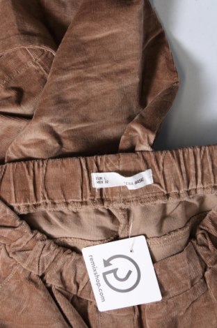 Pantaloni de velvet de femei Sfera, Mărime M, Culoare Bej, Preț 13,35 Lei