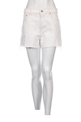 Дамски къс панталон BDG, Размер L, Цвят Бял, Цена 14,40 лв.