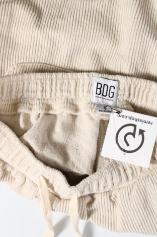 Pantaloni scurți de femei BDG, Mărime S, Culoare Bej, Preț 21,32 Lei