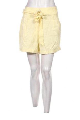 Дамски къс панталон Camaieu, Размер L, Цвят Жълт, Цена 12,71 лв.