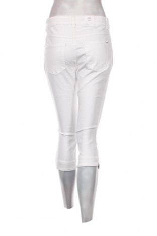 Дамски къс панталон Mac, Размер M, Цвят Бял, Цена 102,00 лв.