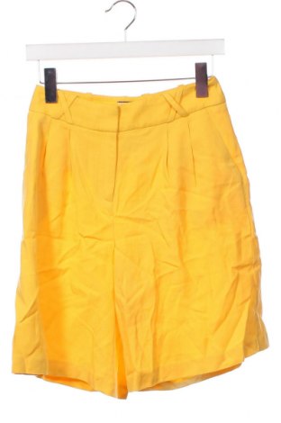 Дамски къс панталон Naf Naf, Размер XS, Цвят Жълт, Цена 8,64 лв.