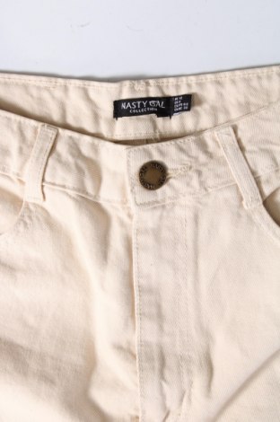 Дамски къс панталон Nasty Gal, Размер M, Цвят Бежов, Цена 72,00 лв.