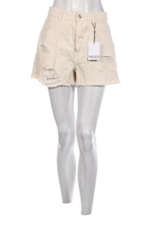 Дамски къс панталон Pieces, Размер L, Цвят Екрю, Цена 10,80 лв.