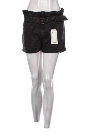 Дамски къс панталон Q/S by S.Oliver, Размер S, Цвят Черен, Цена 10,08 лв.