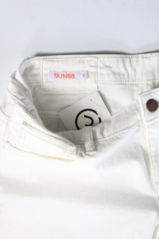 Дамски къс панталон SUN68, Размер M, Цвят Бял, Цена 16,32 лв.
