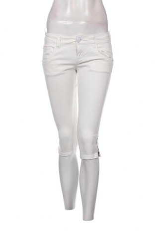Γυναικείο κοντό παντελόνι Terranova, Μέγεθος M, Χρώμα Λευκό, Τιμή 2,70 €