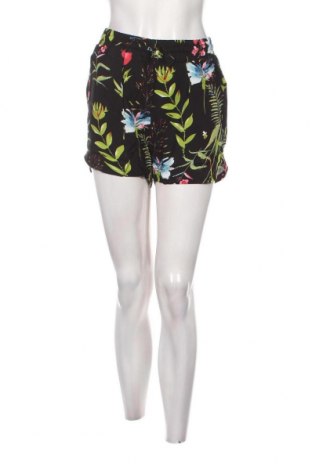 Γυναικείο κοντό παντελόνι Urban Classics, Μέγεθος S, Χρώμα Πολύχρωμο, Τιμή 4,33 €