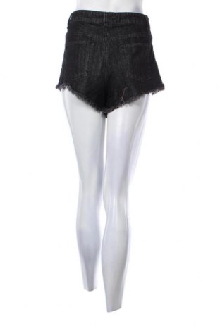 Γυναικείο κοντό παντελόνι Urban Classics, Μέγεθος S, Χρώμα Μαύρο, Τιμή 3,92 €