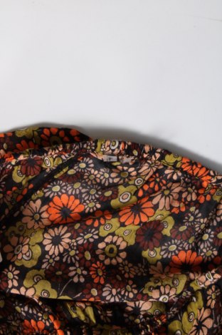 Γυναικείο κοντό παντελόνι Urban Outfitters, Μέγεθος M, Χρώμα Πολύχρωμο, Τιμή 37,11 €