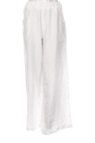Дамски панталон New Laviva, Размер M, Цвят Бял, Цена 16,53 лв.