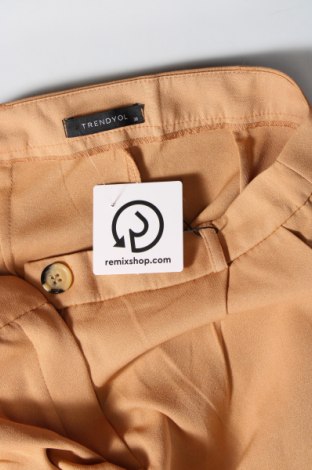 Дамски панталон Trendyol, Размер M, Цвят Бежов, Цена 10,44 лв.