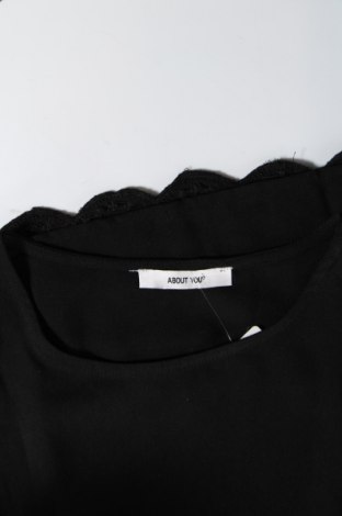 Γυναικείο αμάνικο μπλουζάκι About You, Μέγεθος S, Χρώμα Μαύρο, Τιμή 13,92 €